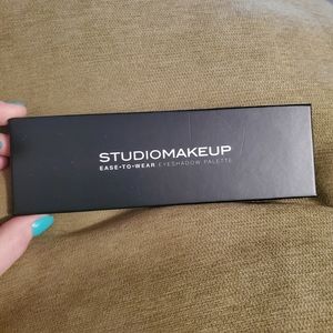 STUDIO MAKEUP ease to wear eyeshadow pallet